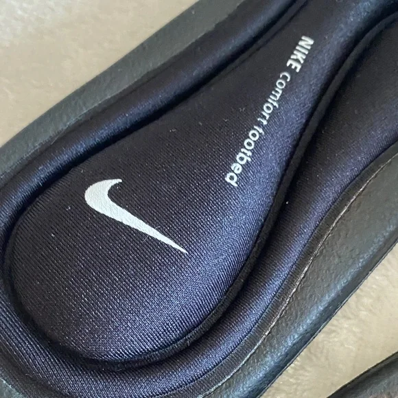 Nike Black and White Slide Sandals - Picture 6 of 13